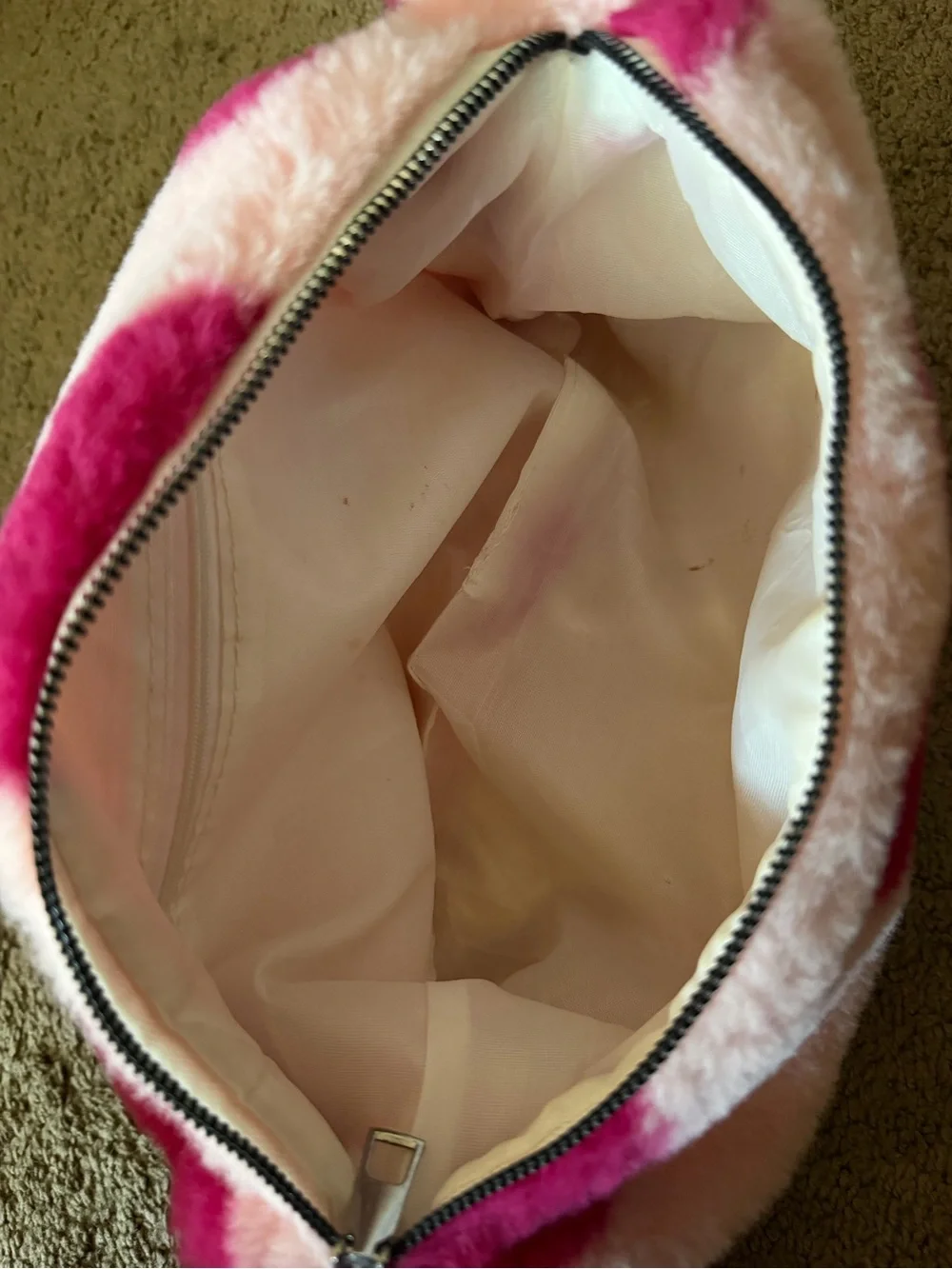 No Brand Fuzzy Heart Handbag
